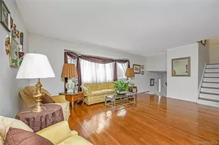 289 N Idaho Ave, Massapequa, NY 11758 - Photo 4