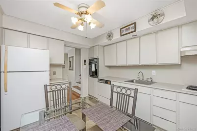 289 N Idaho Avenue, Massapequa, NY 11758 - Photo 10