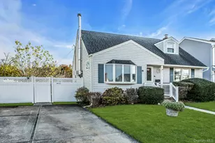 2676 Alder Ave, East Meadow, NY 11554 - Photo 2