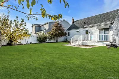 2676 Alder Avenue, East Meadow, NY 11554 - Photo 20