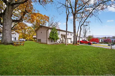 404 Carlton Circle, New Windsor, NY 12553 - Photo 2