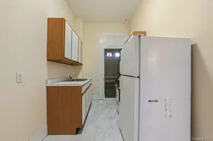 65 E 233rd St, Bronx, NY 10470 - Photo 32