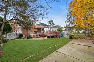 26 Humphrey Dr, Syosset, NY 11791 - Photo 16