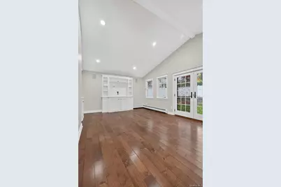 7 Claire Avenue, Huntington Station, NY 11746 - Photo 16