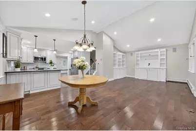 7 Claire Avenue, Huntington Station, NY 11746 - Photo 14