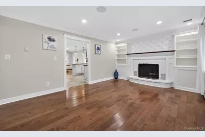 7 Claire Avenue, Huntington Station, NY 11746 - Photo 8