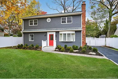 7 Claire Avenue, Huntington Station, NY 11746 - Photo 2