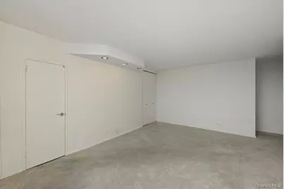 27110 Grand Central Parkway #30R, Floral Park, NY 11005 - Photo 20