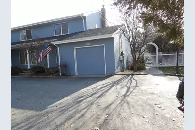 2 Bushwick Street #Upstairs, Melville, NY 11747 - Photo 2