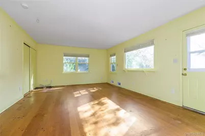 18 Lighthouse Road, Great Neck, NY 11024 - Photo 16