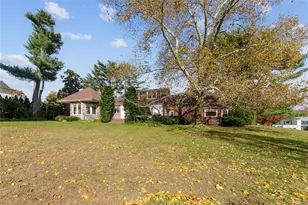 18 Lighthouse Rd, Great Neck, NY 11024 - Photo 30