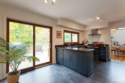 14 Old English Way, Wappingers Falls, NY 12590 - Photo 8