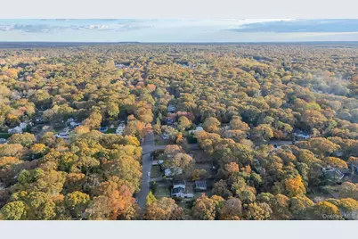 10 West Street, Middle Island, NY 11953 - Photo 36