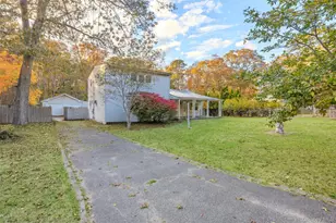 10 West St, Middle Island, NY 11953 - Photo 4