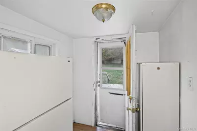 10 West Street, Middle Island, NY 11953 - Photo 14