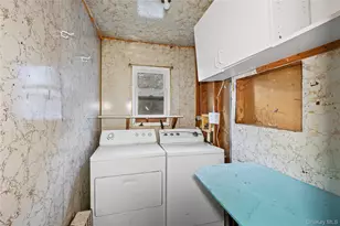 10 West St, Middle Island, NY 11953 - Photo 16