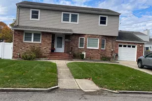 14 Pine Acres Blvd, Deer Park, NY 11729 - Photo 12