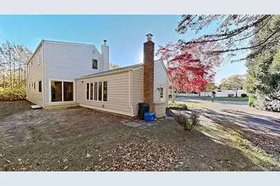 25 Hawthorne Street, Mount Sinai, NY 11766 - Photo 4