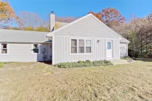 25 Hawthorne St, Mount Sinai, NY 11766 - Photo 2