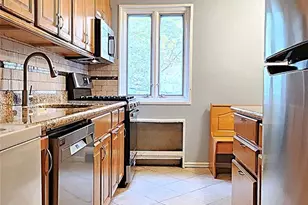 54 Lawrence Dr, White Plains, NY 10603 - Photo 8