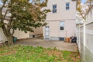 109-29 Van Wyck Expy, Jamaica, NY 11435 - Photo 22