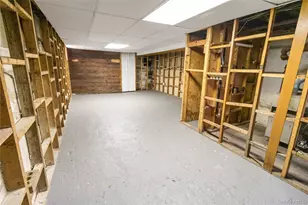 109-29 Van Wyck Expy, Jamaica, NY 11435 - Photo 18