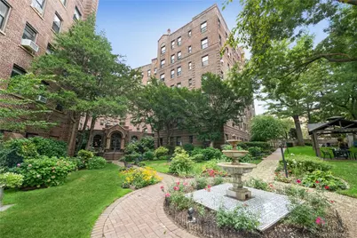 8 Barstow Road #2B, Great Neck, NY 11021 - Photo 4