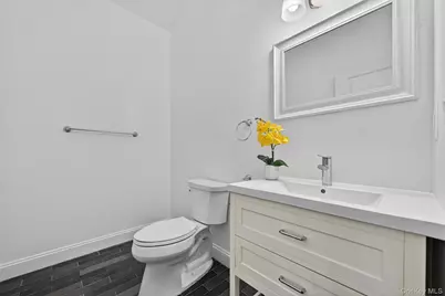 548 Mountainview Avenue, Valley Cottage, NY 10989 - Photo 20