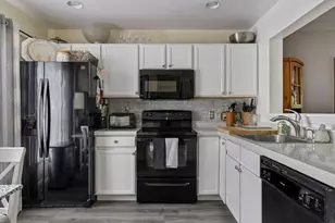 222 Sterling Pl, Highland, NY 12528 - Photo 2