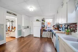 223 Cedar Ave, Patchogue, NY 11772 - Photo 12