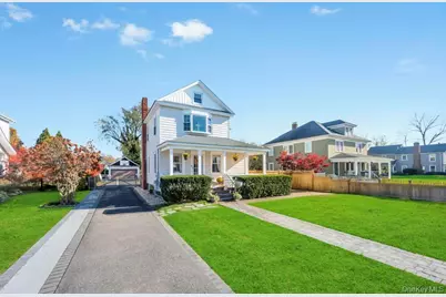 223 Cedar Avenue, Patchogue, NY 11772 - Photo 2