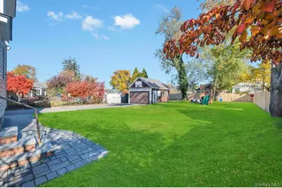 223 Cedar Avenue, Patchogue, NY 11772 - Photo 26