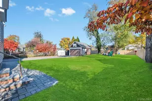 223 Cedar Ave, Patchogue, NY 11772 - Photo 26