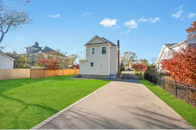 223 Cedar Avenue, Patchogue, NY 11772 - Photo 28