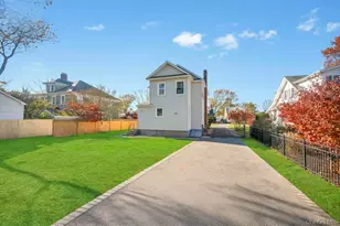 223 Cedar Ave, Patchogue, NY 11772 - Photo 28