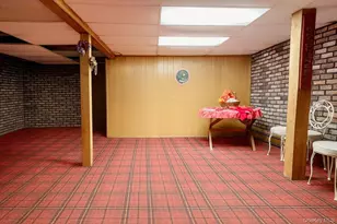 8 Rope Ct, Melville, NY 11747 - Photo 18