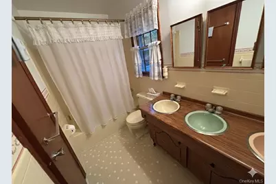 8 Rope Court, Melville, NY 11747 - Photo 16