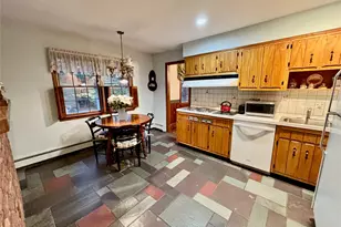 8 Rope Ct, Melville, NY 11747 - Photo 4