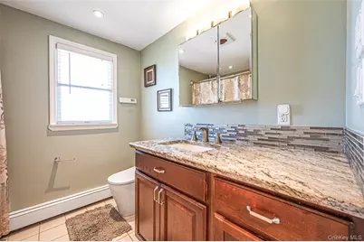 201 Oakland Avenue, Deer Park, NY 11729 - Photo 36