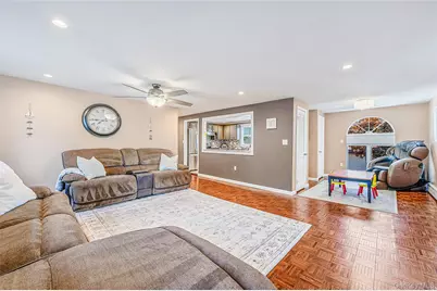 201 Oakland Avenue, Deer Park, NY 11729 - Photo 28