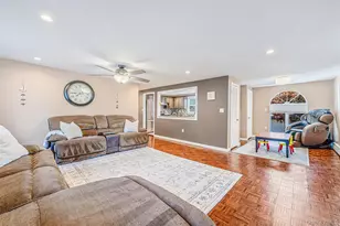 201 Oakland Ave, Deer Park, NY 11729 - Photo 28