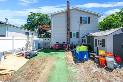 201 Oakland Avenue, Deer Park, NY 11729 - Photo 46
