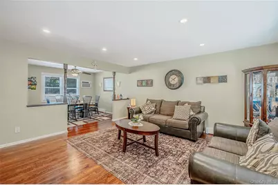 201 Oakland Avenue, Deer Park, NY 11729 - Photo 6