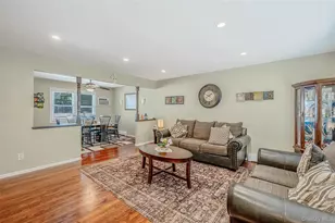 201 Oakland Ave, Deer Park, NY 11729 - Photo 6