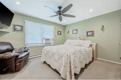 201 Oakland Avenue, Deer Park, NY 11729 - Photo 14