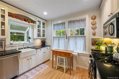 83 Sunnyside Drive, Yonkers, NY 10705 - Photo 16