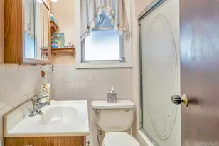 180 Thomas St, Brentwood, NY 11717 - Photo 16