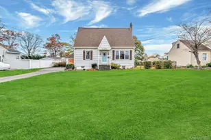 180 Thomas St, Brentwood, NY 11717 - Photo 2