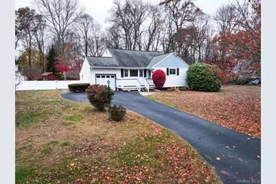 3763 Briarhill Street, Mohegan Lake, NY 10547 - Photo 2