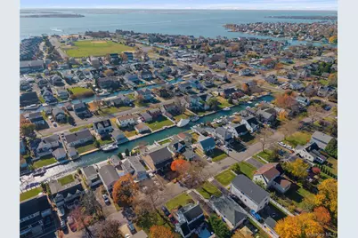 38 Bayside Place, Amityville, NY 11701 - Photo 42